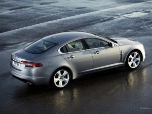 Jaguar 2008 XF 2.jpg